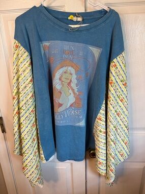 Blue Velvet Graphic Mixed-Sleeve Women's Dolly Parton Top